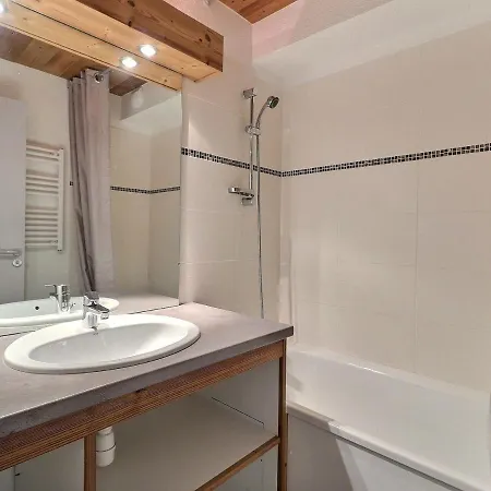 2p Au Coeur Des 3 Vallees, Skis Aux Pieds, Balcon Est, 4 Pers., La Tania - Fr-1-182a-25 *